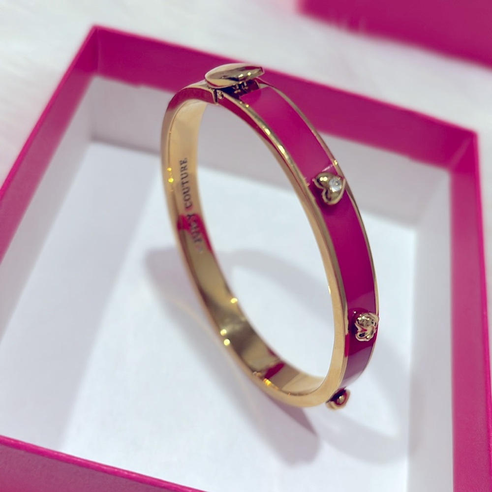 🩷PRICE IS FIRM🩷Juicy Couture Pink Enamel Heart Bangle New Excellent Condition